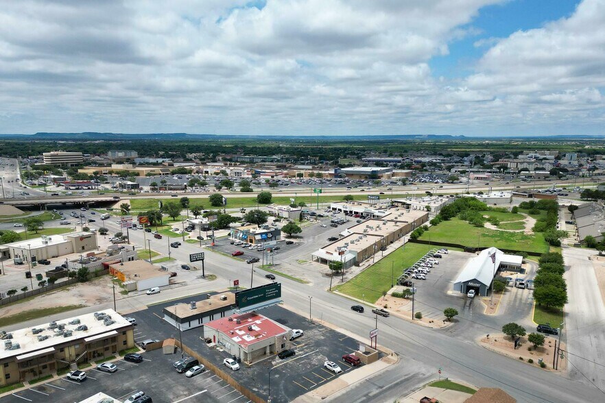 More Photos Of 4102 Buffalo Gap Rd, Abilene Unknown For Lease