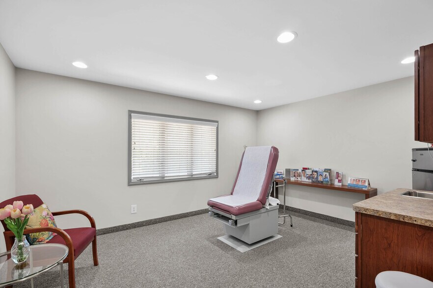 More Photos Of 24825 Eureka Rd, Taylor Office For Sale