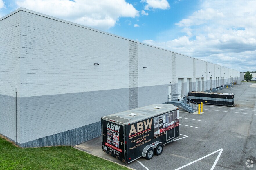 More Photos Of 8210-8214 Wellmoor Ct, Jessup Distribution For Lease