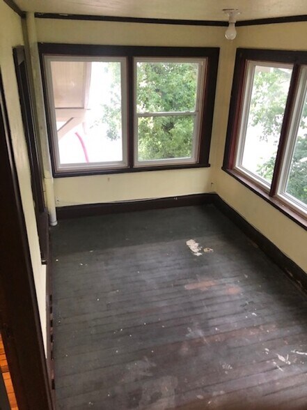 More Photos Of 6368 Elm St, North Branch Office For Sale