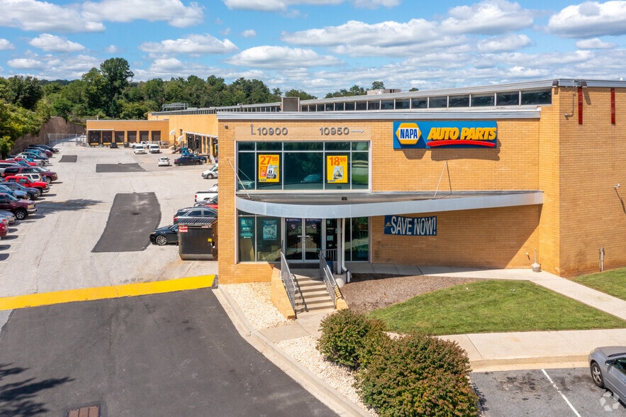 More Photos Of 300 Clubhouse Rd, Hunt Valley Warehouse For Lease