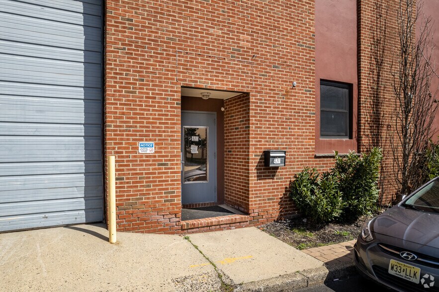 More Photos Of 230 Marion Ave, Linden Research And Development For Sale