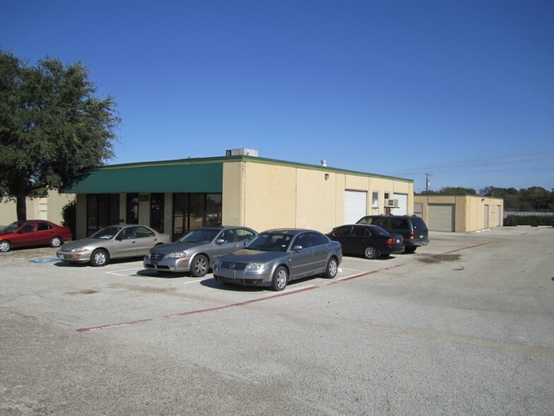 More Photos Of 222 Church St, DeSoto Unknown For Lease