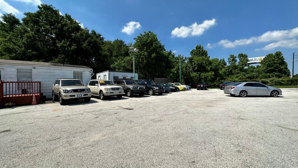 More Photos Of 8802 FM 1960 Rd, Houston Auto Dealership For Lease