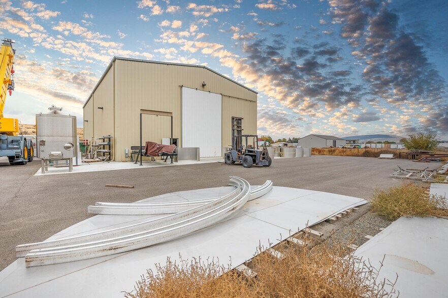 More Photos Of 1585 Dale Ave, Benton City Industrial For Lease