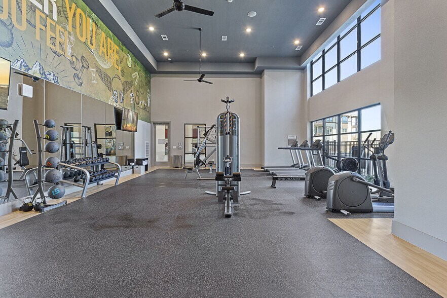 More Photos Of 900 Cinema Dr, Hudson Oaks Apartments For Lease