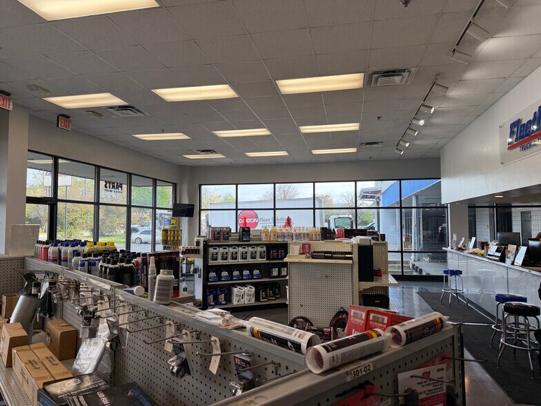 More Photos Of 7603 Boeing Dr, Greensboro Warehouse For Sale