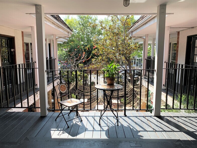 More Photos Of 8543-8555 Santa Monica Blvd, West Hollywood Storefront Retail Office For Lease