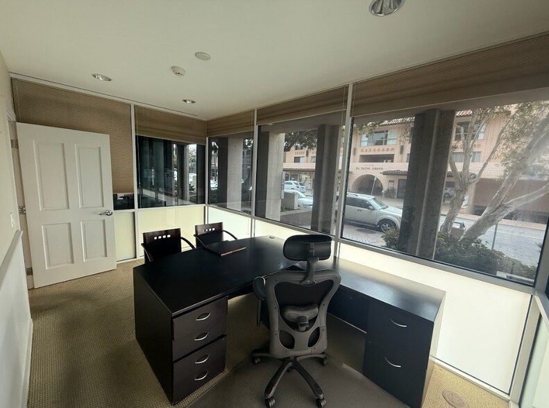 More Photos Of 7917 Ivanhoe Ave, La Jolla Office For Lease