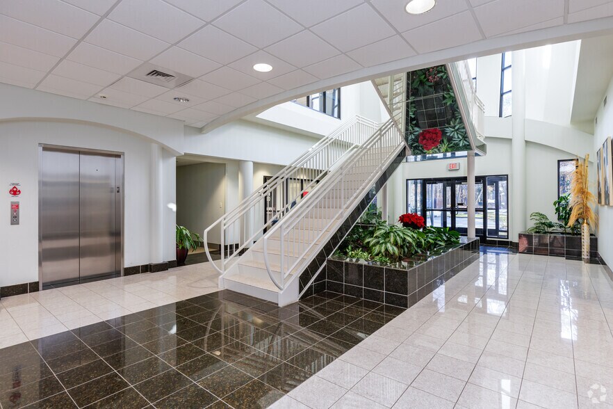 More Photos Of 804 Omni Blvd, Newport News Medical For Lease