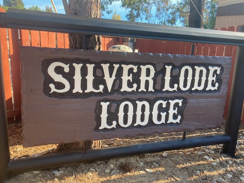 Primary Photo Of 21 Oak St, Colfax Manufactured Housing Mobile Home Park For Sale