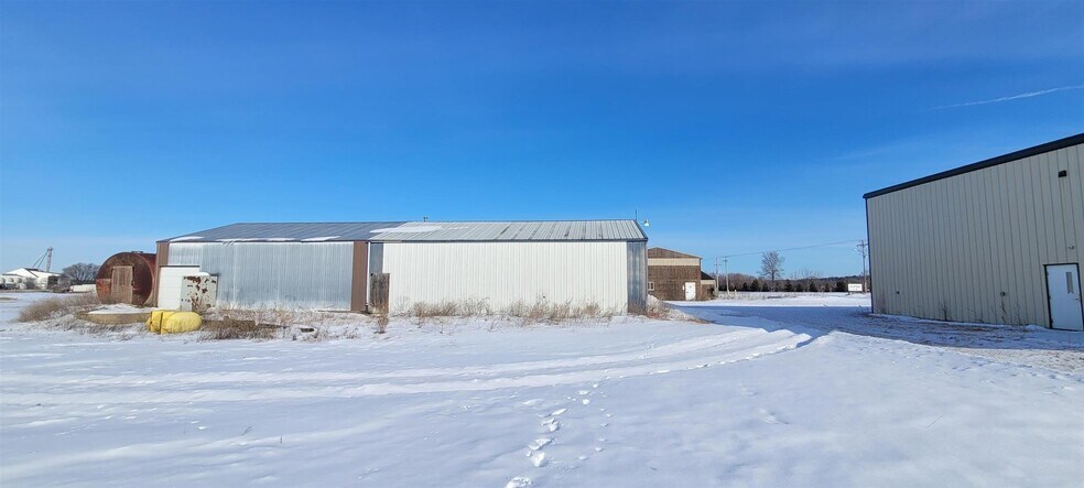 More Photos Of 9072 County Road BB, Plainfield Warehouse For Sale