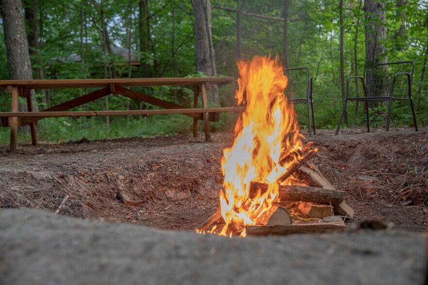 More Photos Of 2544 S Bay Shore Dr, Sister Bay Hotel For Sale