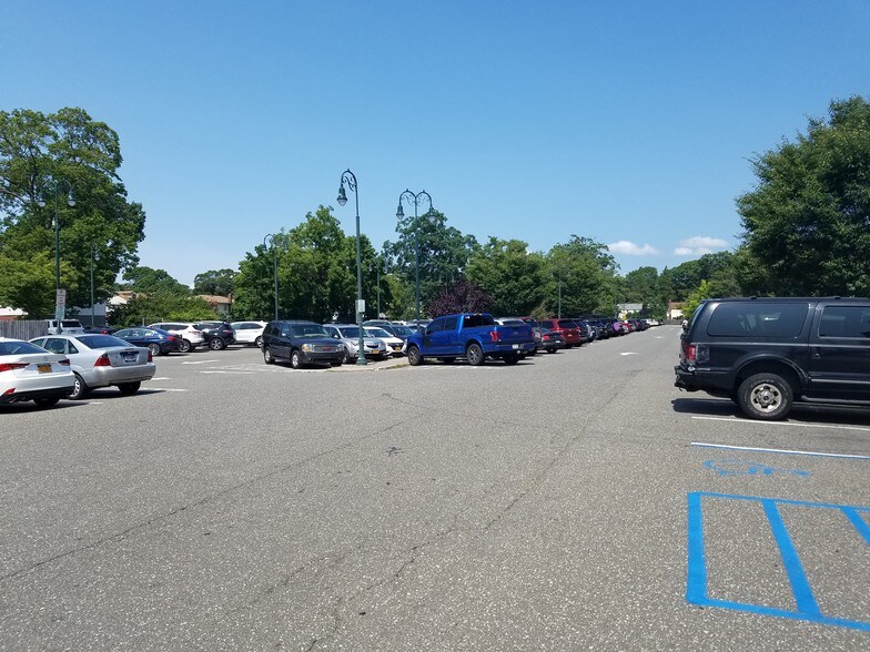 More Photos Of 2116 Merrick Ave, Merrick Medical For Lease