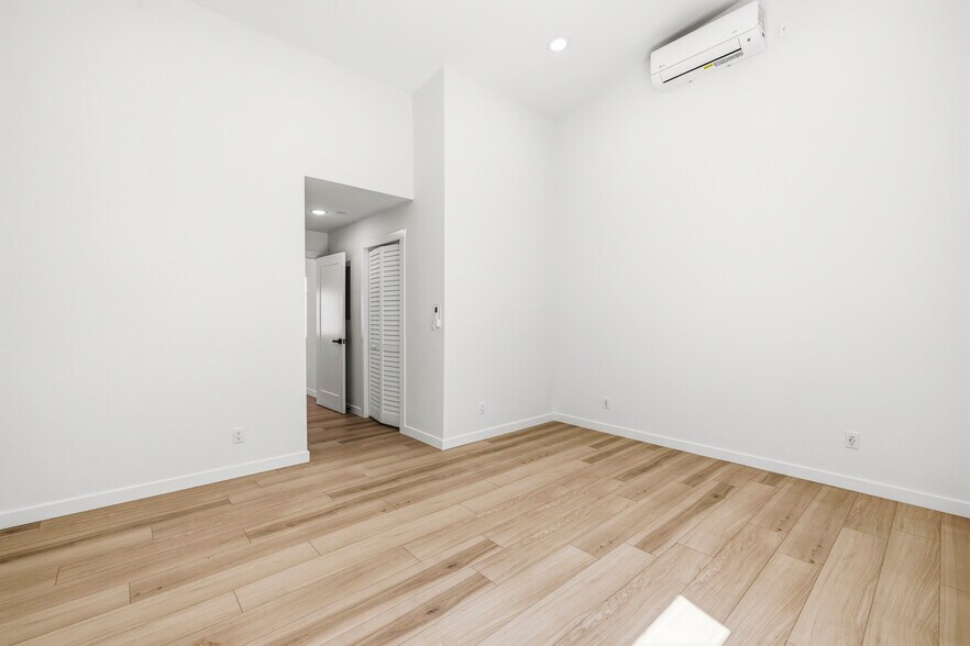 More Photos Of 22320 Itasca St, Chatsworth Apartments For Sale