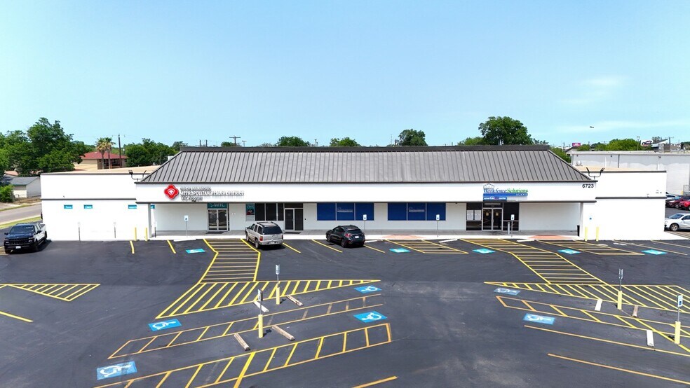 More Photos Of 6723 S Flores St, San Antonio Freestanding For Sale