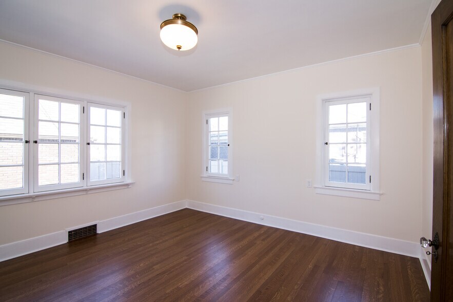 More Photos Of 109 N Main St, Springville Office For Lease