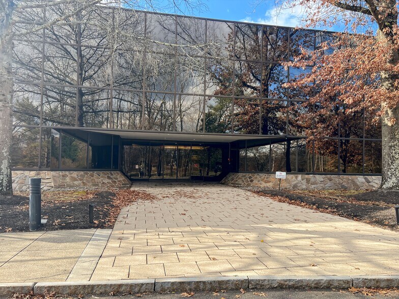 More Photos Of 233 Mount Airy Rd, Basking Ridge Coworking Space