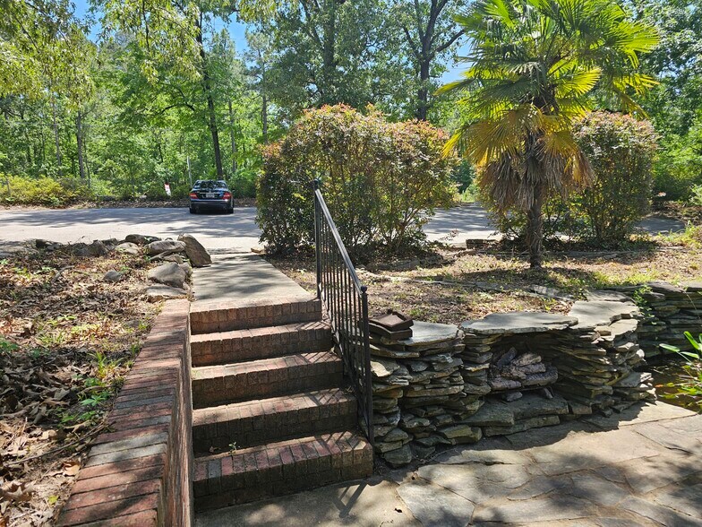 More Photos Of 301 Ramblin Rd, West Columbia Office For Sale