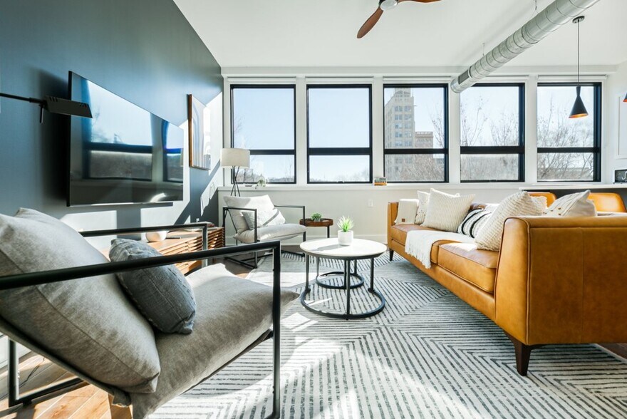 More Photos Of 122 College St, Asheville Storefront Retail Residential For Sale