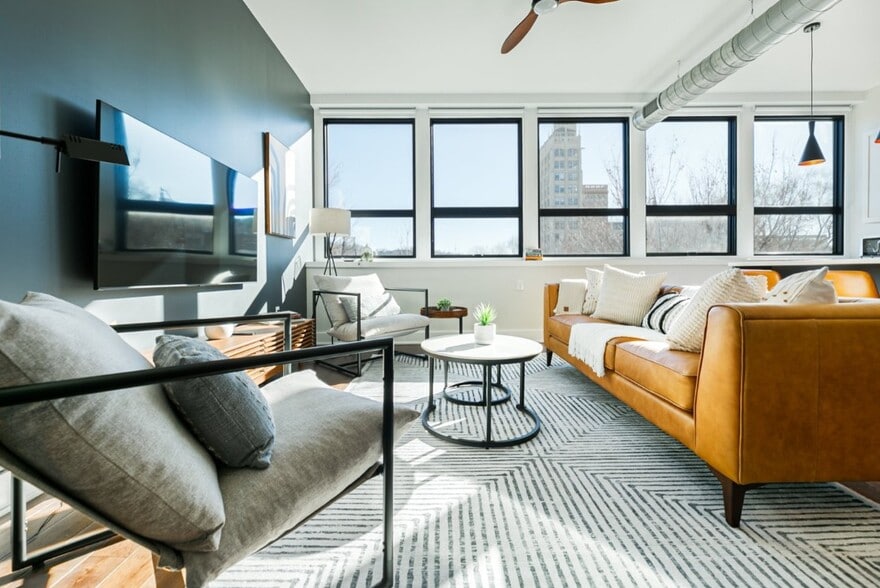 More Photos Of 122 College St, Asheville Storefront Retail Residential For Sale