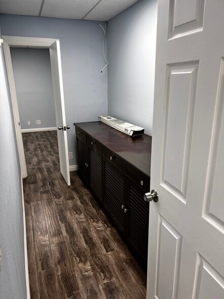 More Photos Of 8031 Greenleaf Ave, Whittier Freestanding For Lease