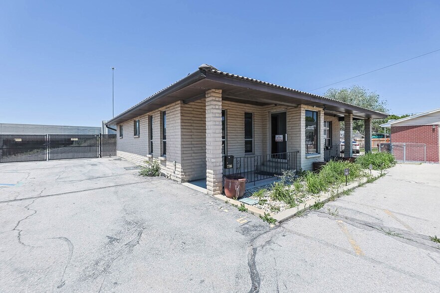 More Photos Of 7706 S Locust St, Midvale Office For Sale