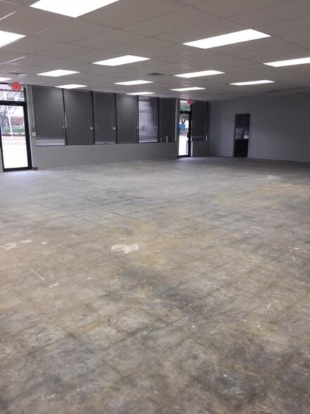More Photos Of 5602-5608 Pinemont Dr, Houston Storefront Retail Office For Lease