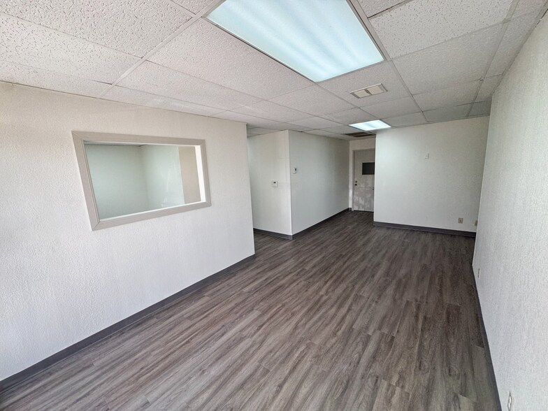 More Photos Of 5810 Rittiman Plz, San Antonio Warehouse For Lease