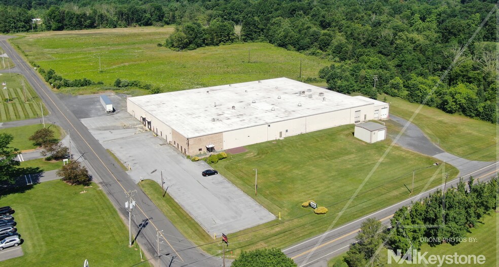 More Photos Of 12 Roberts Rd, Pine Grove Warehouse For Lease