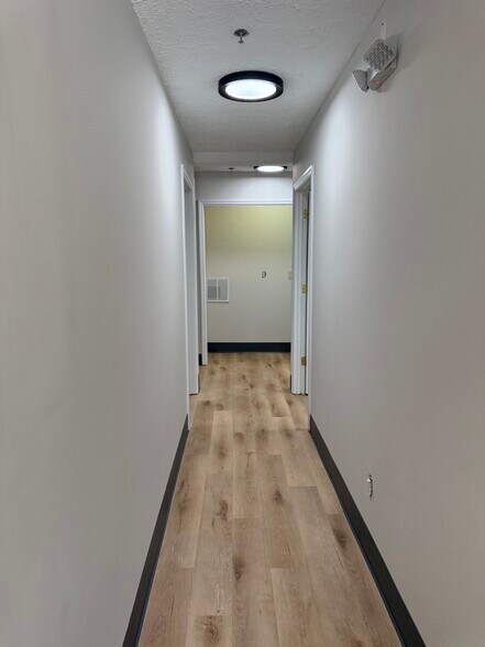 More Photos Of 10841 Kingston Pike, Knoxville Freestanding For Lease