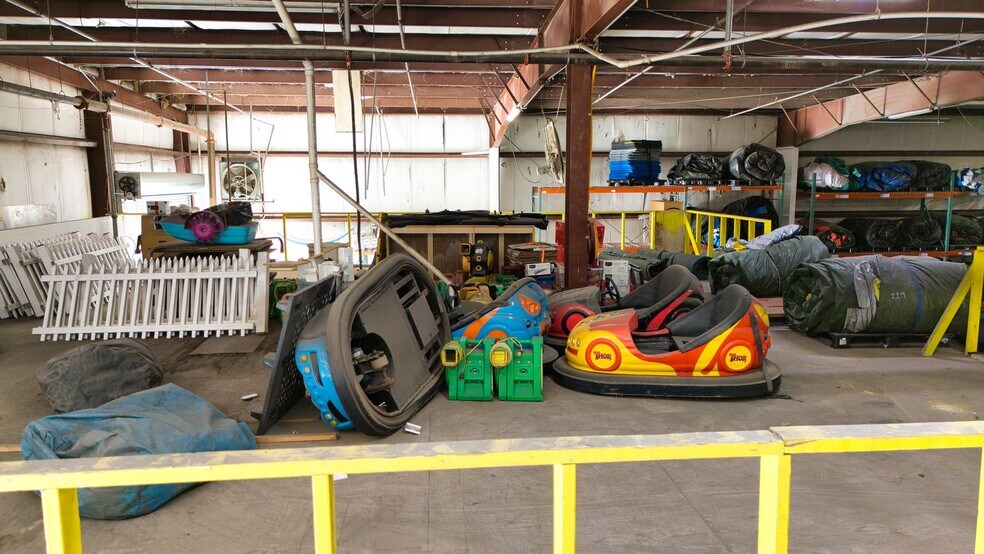 More Photos Of 13050 NW 43rd Ave, Opa Locka Warehouse For Lease