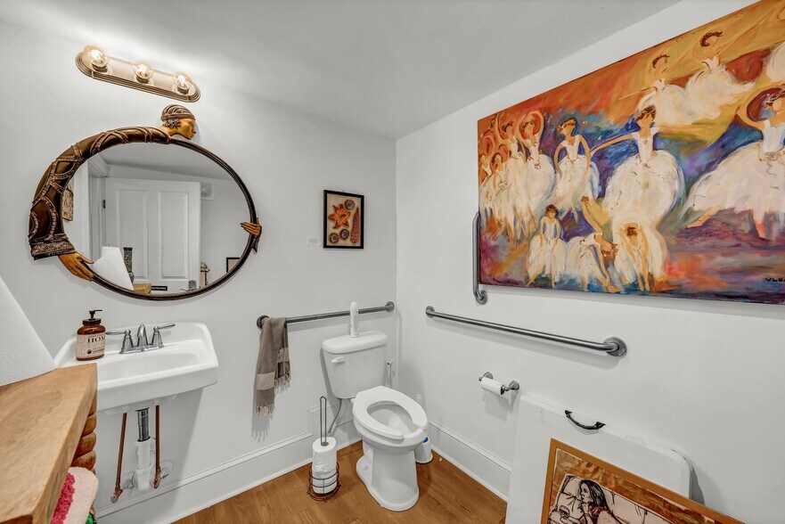 More Photos Of 271 N Front St, Wilmington General Retail For Sale