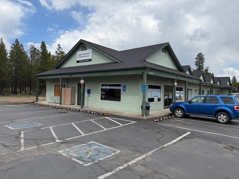More Photos Of 16493 Bluewood Pl, La Pine Office For Sale