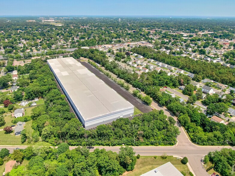 More Photos Of 145 Candlewood Rd, Bay Shore Warehouse For Lease