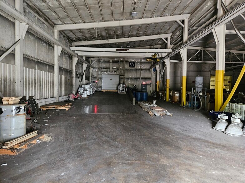 More Photos Of 1020 Industrial Park Rd, New Cumberland Warehouse For Sale