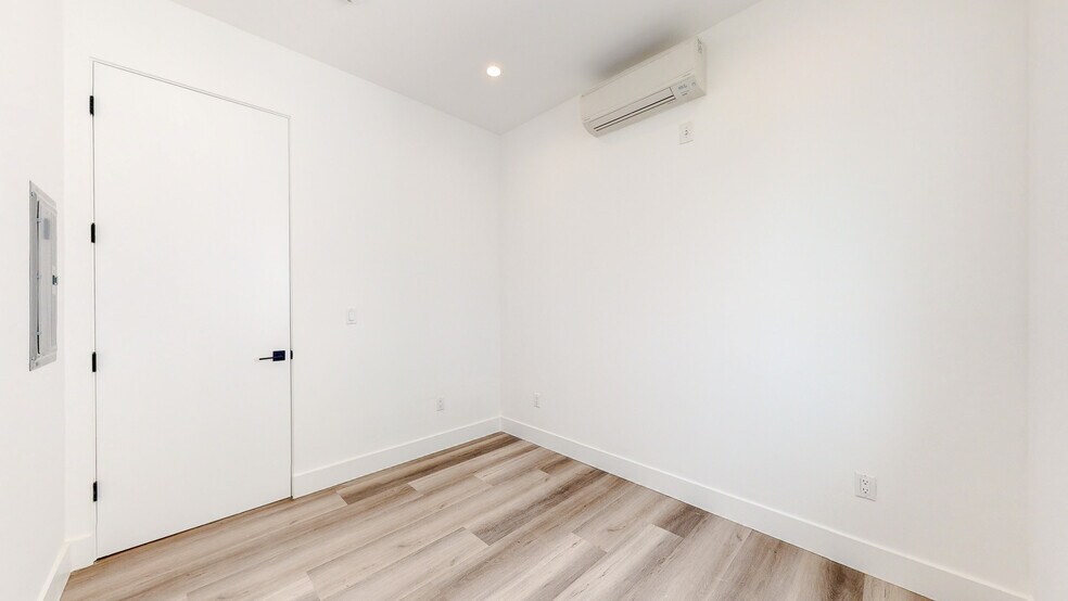 More Photos Of 525 N Normandie Ave, Los Angeles Apartments For Sale