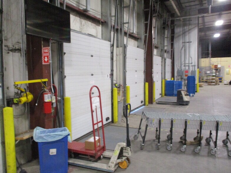 More Photos Of 2925 Walkent Ct, Grand Rapids Distribution For Lease