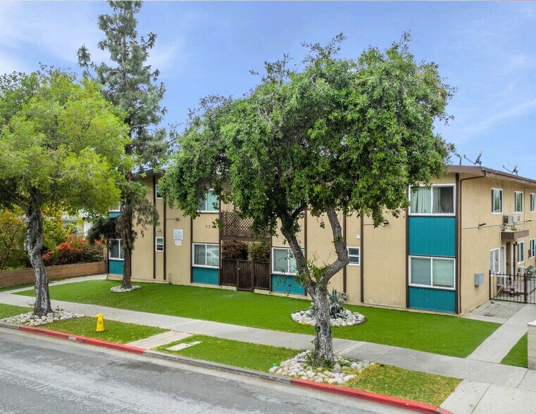 More Photos Of 525 N San Gabriel Ave, Azusa Apartments For Sale