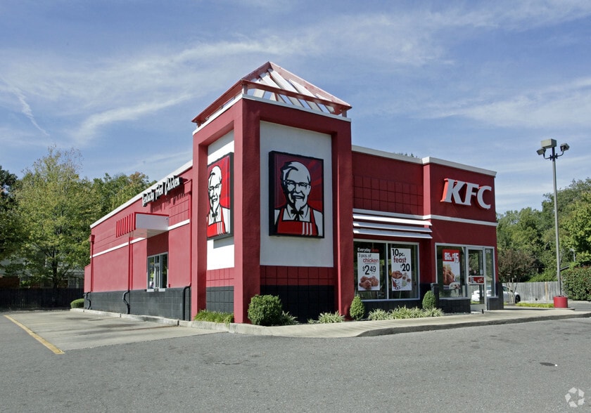 Primary Photo Of 727 S Highland St, Memphis Fast Food For Lease