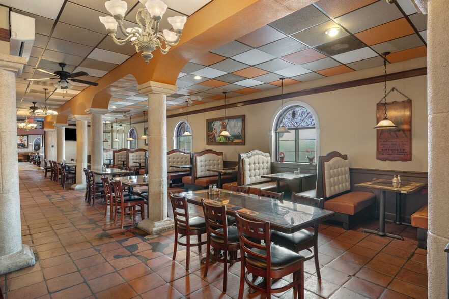 More Photos Of 480 Mary Esther Blvd NW, Fort Walton Beach Restaurant For Lease