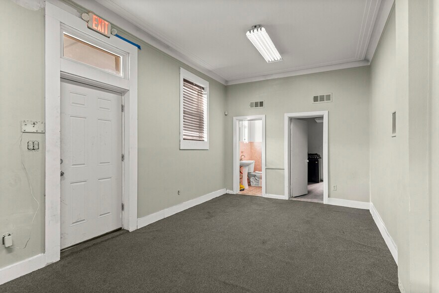 More Photos Of 5420 Oakman Blvd, Dearborn Warehouse For Sale