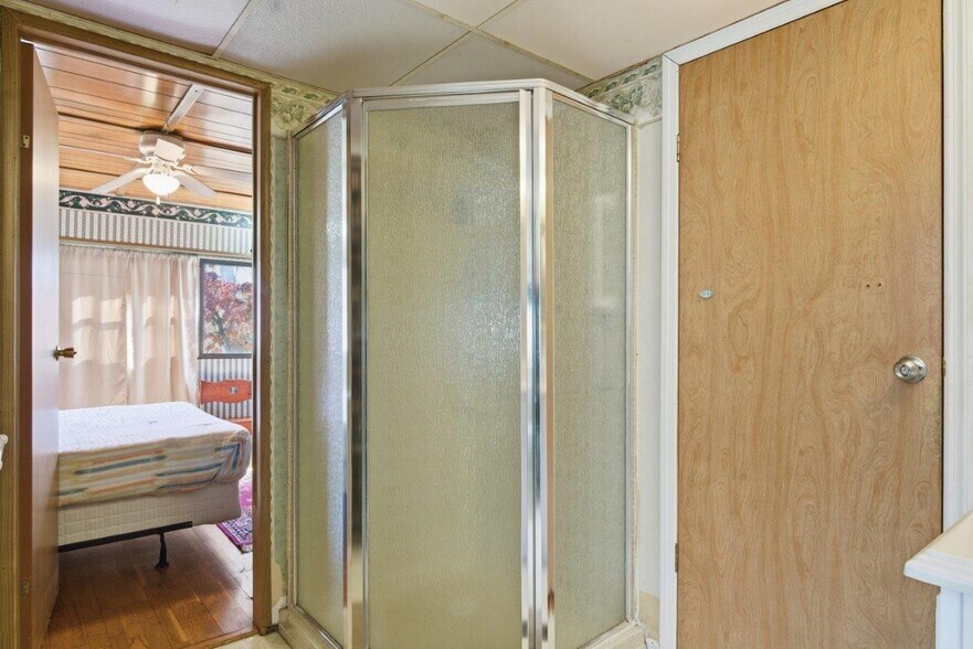 More Photos Of 204 Douglas Ln, Pearisburg Hospitality For Sale