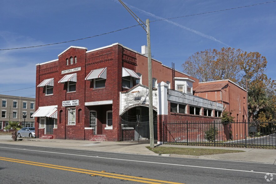 More Photos Of 525 Beaver St, Jacksonville Cemetery Mausoleum For Lease