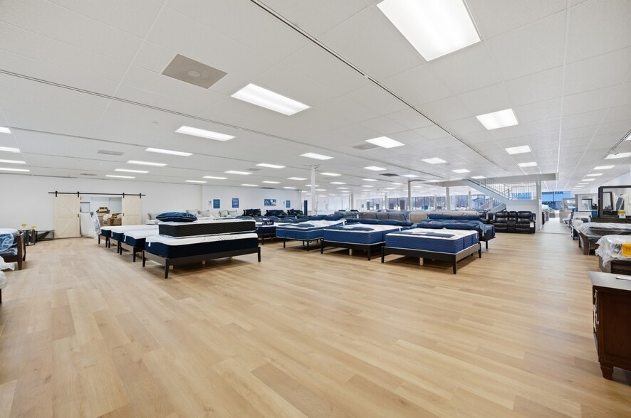 More Photos Of 6542 E Virginia Beach Blvd, Norfolk Freestanding For Sale