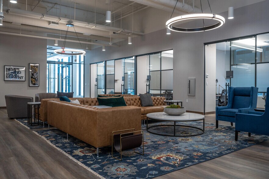 Primary Photo Of 1201 fannin St, Houston Coworking Space