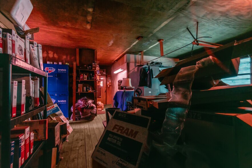 More Photos Of 300 Railroad Ave, Wheeler Auto Repair For Sale