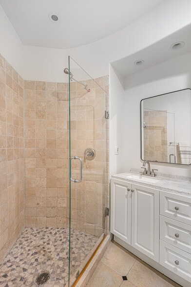 More Photos Of 1800 Empire Industrial Ct, Santa Rosa Flex For Sale