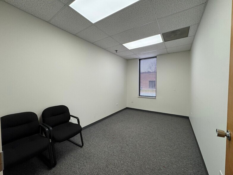 More Photos Of 1985 Ohio St, Lisle Warehouse For Lease