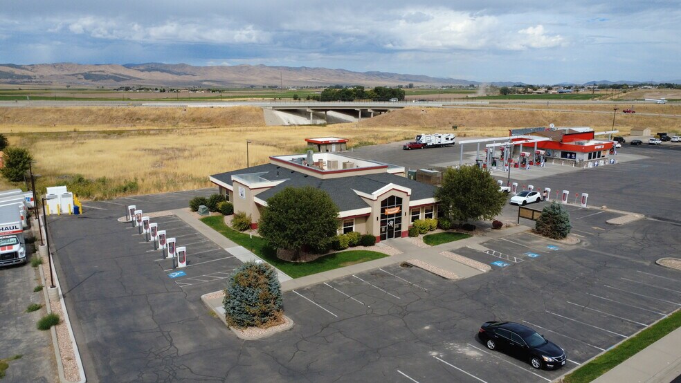 More Photos Of 2100 S Main St, Nephi Storefront Retail Office For Lease